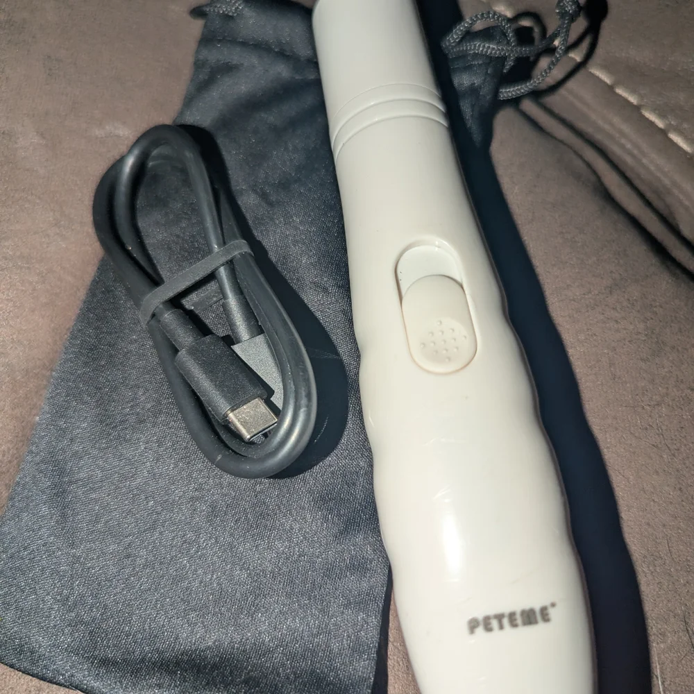 Petmate White Dog And Cat Grooming Tool